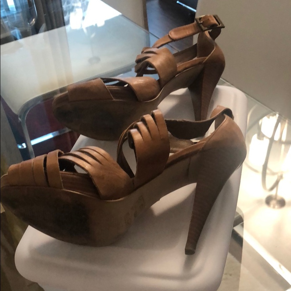 Shoes - Picture 5 of 5